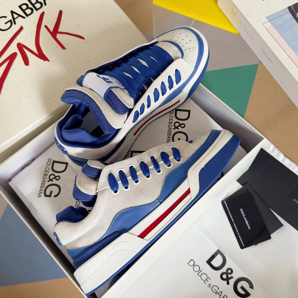 Factory price: 458💰D&G's latest Cushion series casual sports shoes, dad shoes, running shoes, original purchase and development, production, handmade, but always looking to the future. The new Cushion sneakers feature a two-tone suede upper accented by a mesh contrasting printed DG cross logo on the side. The lightweight, grippy rubber outsole is innovatively designed to provide excellent performance, while the jacquard label adds timeless style. Exquisite packaging at the delivery counter🛍📦 ▪️ Fabric: Original custom-made first-layer cowhide ▪️ Lining: Original custom-made breathable towel lining ▪️ Sole: Original open-molded rubber material ▪️ Bottom thickness: 3.5CM ▪️ Size: Men's 38-44, customized 45